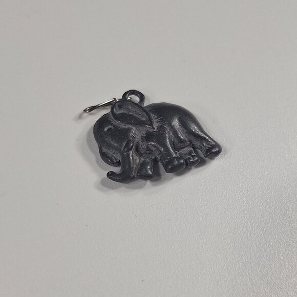 Elephant Charm Silver Pewter Pendant Safari - Picture 2 of 3